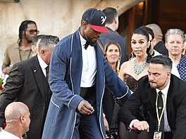 Usher - tetí den svatby miliardáe Jeffa Bezose a novináky Lauren Sanchezové...