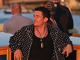 Orlando Bloom - tetí den svatby miliardáe Jeffa Bezose a novináky Lauren...