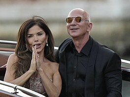 Lauren Sanchezová a Jeff Bezos bhem tetího dne své svatby v Benátkách (28....