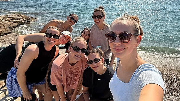 esk basketbalistky vyrazili po pletu do ecka i na pl.