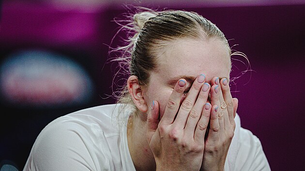 Smutná Julia Reisingerová po �tvrtfinále EuroBasketu.
