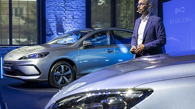 esk premira plug-in hybridu BYD Seal 5 DM-i