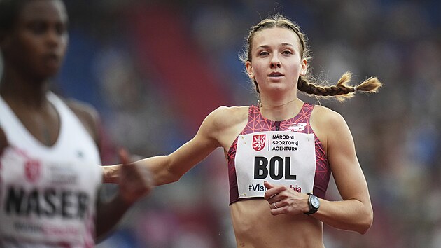 Femke Bolová fini�uje závod �tvrtka�ek na Zlaté tret�e.