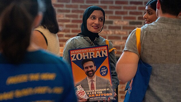 Kandid�t na starostu New Yorku Zohran Mamdani vyhr�l demokratick� prim�rky. (25. �ervna 2025)
