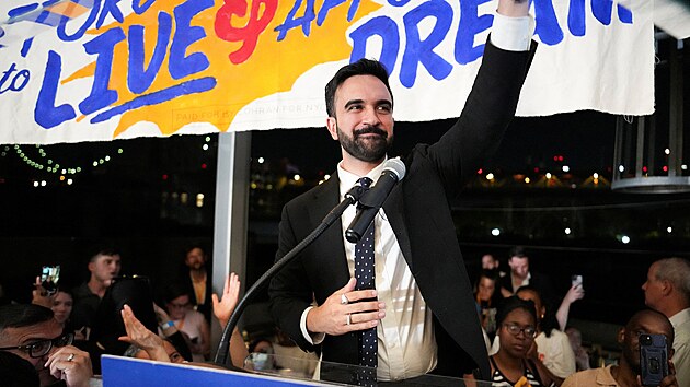 Kandid�t na starostu New Yorku Zohran Mamdani vyhr�l demokratick� prim�rky. (25. �ervna 2025)
