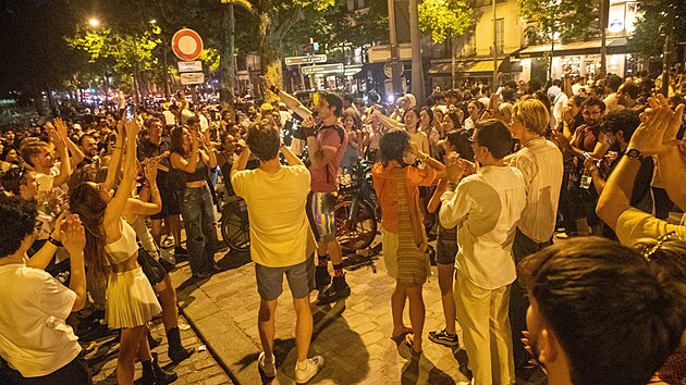 V Pai a dalch francouzskch mstech se konal hudebn festival Fête de la musique. Na mnoha mstech zasahovali zchrani. (21. ervna 2025)