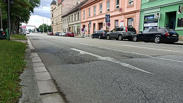 Budjovick radnice nech opravit povrch Husovy tdy mezi Dlouhm mostem a ulic J. Haka. (27. ervna 2025)