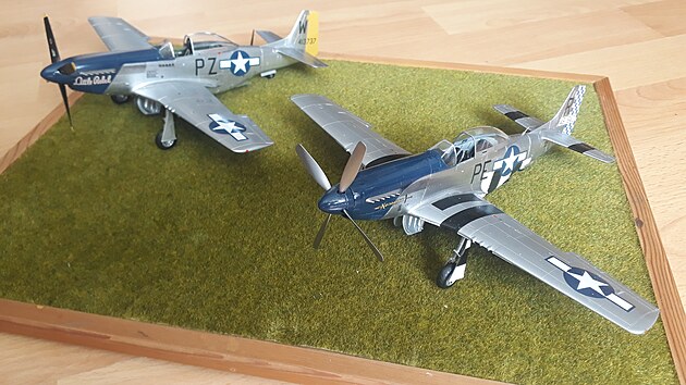 Dvojice P-51D Mustang