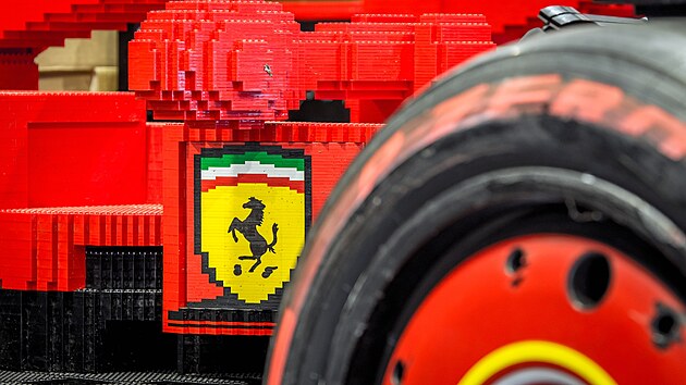 Instalace modelu LEGO F1 Ferrari SF-24 v ivotn velikosti