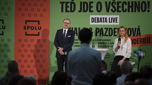 Premir Petr Fiala (ODS) a Iva Pazderkov na debat ve Zln (25. erven 2025)