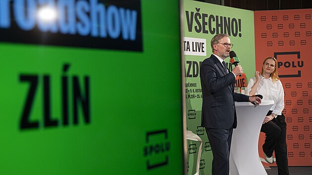 Premir Petr Fiala (ODS) a Iva Pazderkov na debat ve Zln (25. erven 2025)