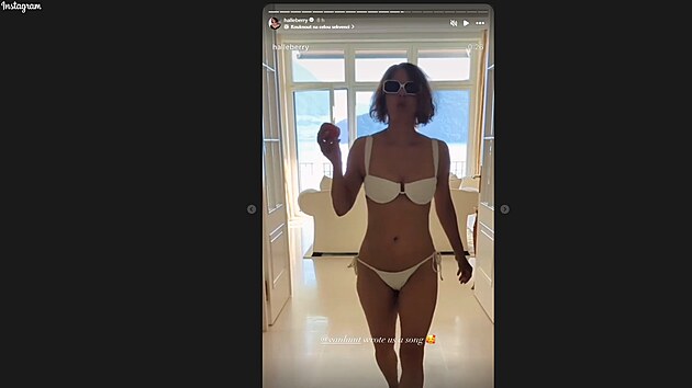 Hereka Halle Berry (58) pedvedla postavu v plavkch. (2025)