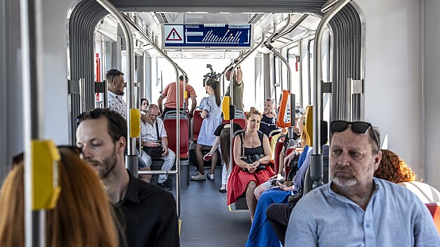 Zahjen zkuebnho provozu nov tramvaje koda 52T s cestujcmi. (20. ervna 2025)