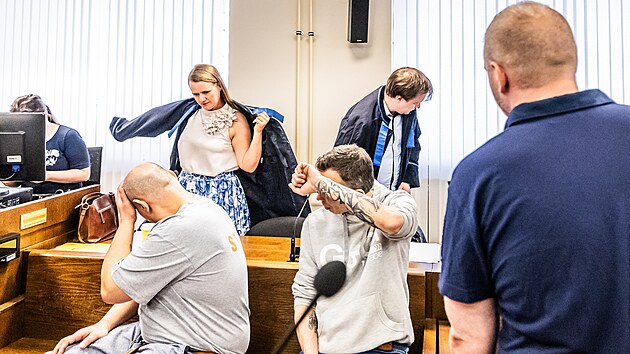 tveice mu u Krajskho soudu v Hradci Krlov el obalob z loupee na Semilsku. (23. ervna 2025)