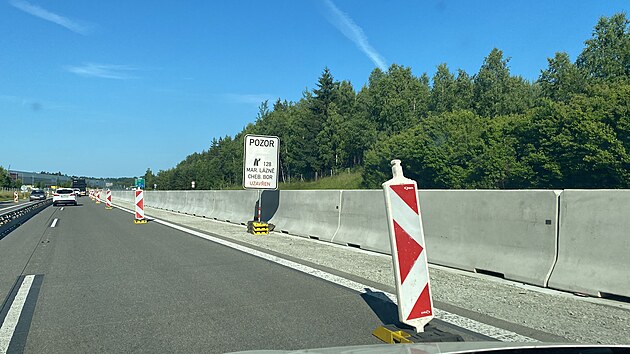 idii u brzy budou moci jezdit bez omezen po nov opravenm seku dlnice D5 mezi Novou Hospodou a Mlkovicemi na Tachovsku. (20. ervna 2025)