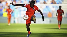 Ernest Poku z Nizozemska v semifinále Eura do 21 let.