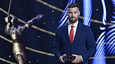 Jedním z hlavních tahák� hokejové exhibice Hv�zdy zp�t, která se v T�ebí�i uskute�ní 8. srpna 2026, bude reprezenta�ní branká� Luká� Dostál.