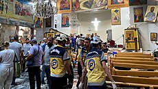 V kostele v syrském Damašku se odpálil sebevražedný atentátník. (22. června...