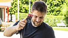 Vystudovaný fyzikální inenýr Jakub Grim, doktorand na Akademii vd eské...