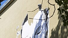 Mural, nazvaný Tisíc je�áb�, od um�lkyn� Toy Box. Na zdi Masarykova...