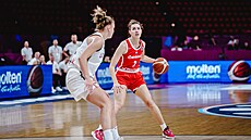Julie Pospí�ilová b�hem utkání s Litvou na EuroBasketu.