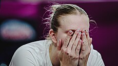 Smutná Julia Reisingerová po tvrtfinále EuroBasketu.