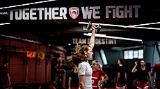 Emma echová se pipravuje v posilovn Olympiakosu Pireus.