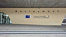 Hlavní vchod budovy Berlaymont v Bruselu, ve které sídlí Evropská komise. (23....