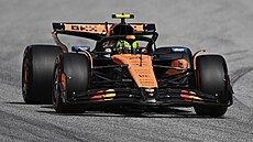 Lando Norris z McLarenu absolvuje kvalifikaci na Velkou cenu Rakouska.