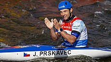 Kajaká Jií Prskavec po dojezdu finále Svtového poháru v Troji.