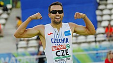 Pekáká Vít Müller se raduje z výhry na mistrovství Evropy drustev.