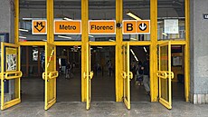 U stanice praského metra Florenc stáli hasii, zatímco byla linka C v tomto...