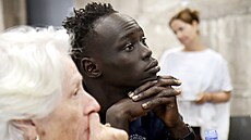 Australský sprinter Gout Gout se svou trenérkou Diane Sheppardovou.