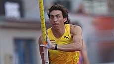 Armand Duplantis pi rozbhu na Zlaté trete.