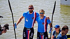 Jakub picar (vlevo) a Daniel Havel po stíbrném závod K2 na 500 metr.