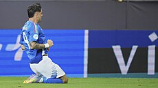 Giuseppe Ambrosino slaví vyrovnávací gól Itálie v nastavení tvrtfinále s...