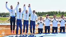 Radek louf, Jakub picar, Daniel Havel a Martin Kulich se radují ze stíbra ve...