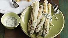 Sma�ený zelený ch�est s bylinkovou omá�kou