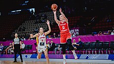 Tereza Vyoralová zakon�uje.
