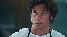 Jeremy Allen White ve tvrté ad seriálu Medvd (2025)