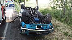 Historický Ford Mustang skonil na stee u See na Chrudimsku. Jeho idi...