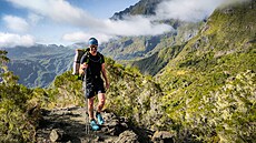 Sestup do kaldery Mafate na ostrov Réunion