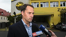 Legendární spoluáci Chodili do jedné tídy, spolu vyhráli i olympijské Nagano: Jií légr, Robert Reichel a Martin Ruinský (zleva)