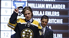 David Pastrák pi draftu NHL v dresu Bostonu