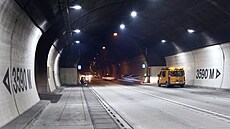 Tunel Karavanky mí pes 7 kilometr a prjezd jím je zpoplatnn ástkou 8,80...