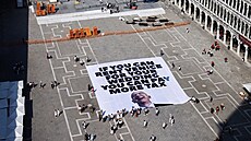Ekologická organizace Greenpeace se v Benátkách pipojila k protestm proti...