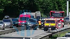 Nehoda na D1 u Miroovic, auto skonilo na svodidlech. (29. ervna 2025)