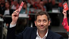 N�mecký kanclé� Friedrich Merz (vlevo) a ministr financí Lars Klingbeil.