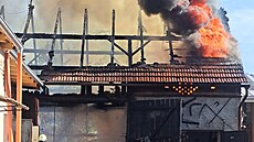 Po�ár stodoly ve Stra�ov� na Královéhradecku (26. �ervna 2025)
