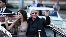 Lauren Sanchezová a Jeff Bezos bhem tetího dne své svatby v Benátkách (28....